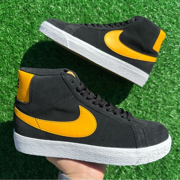 Nike Sb Zoom Blazer Mid Black / University Gold - Picture 2 of 13
